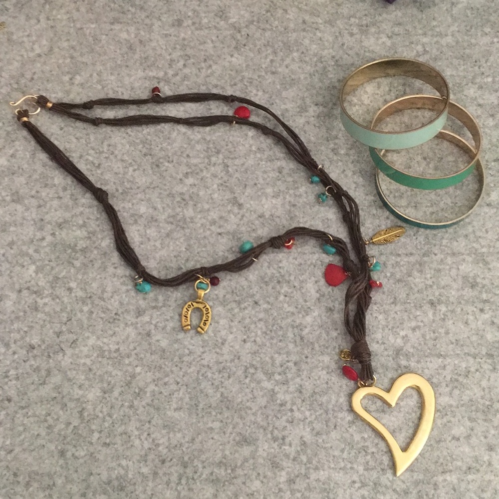 Long necklace with a heart